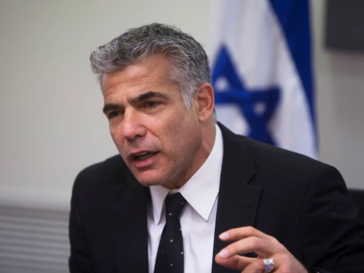 लैपिड ने चेतावनी दी है कि अगर चीफ जस्टिस को नहीं बुलाया गया तो, विपक्ष संसद के सत्र में शामिल नहीं होगा।