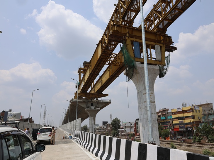 पटना के मीठापुर से महुली तक बन रहे एलिवेटेड कॉरिडोर की लागत 1467.74 करोड़ रुपए है।