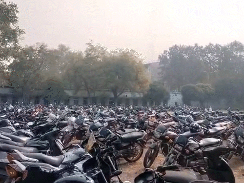 BSP के अधिकृत पार्किंग से गायब हुई थी बाइकें।