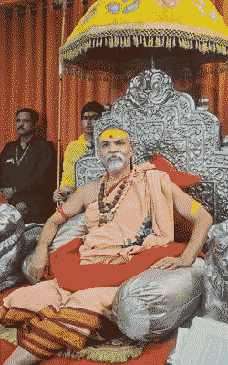 शंकराचार्य अविमुक्तेश्वरानंद ने वाराणसी में मीडिया से बात करके आशुतोष महाराज पर पलटवार किया।