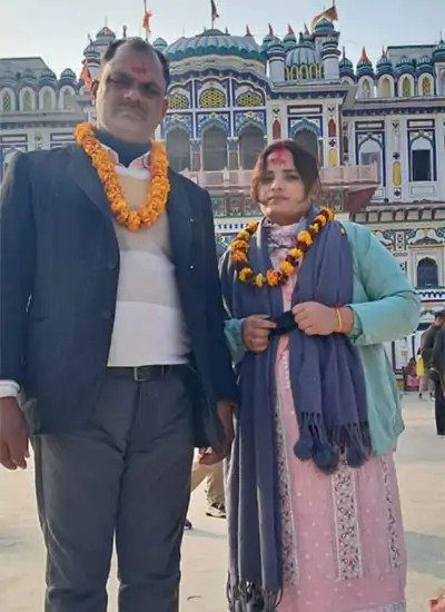 शाइस्ता परवीन राकेश साह के स्कूल में टीचर है। दोनों ने नेपाल में शादी की।