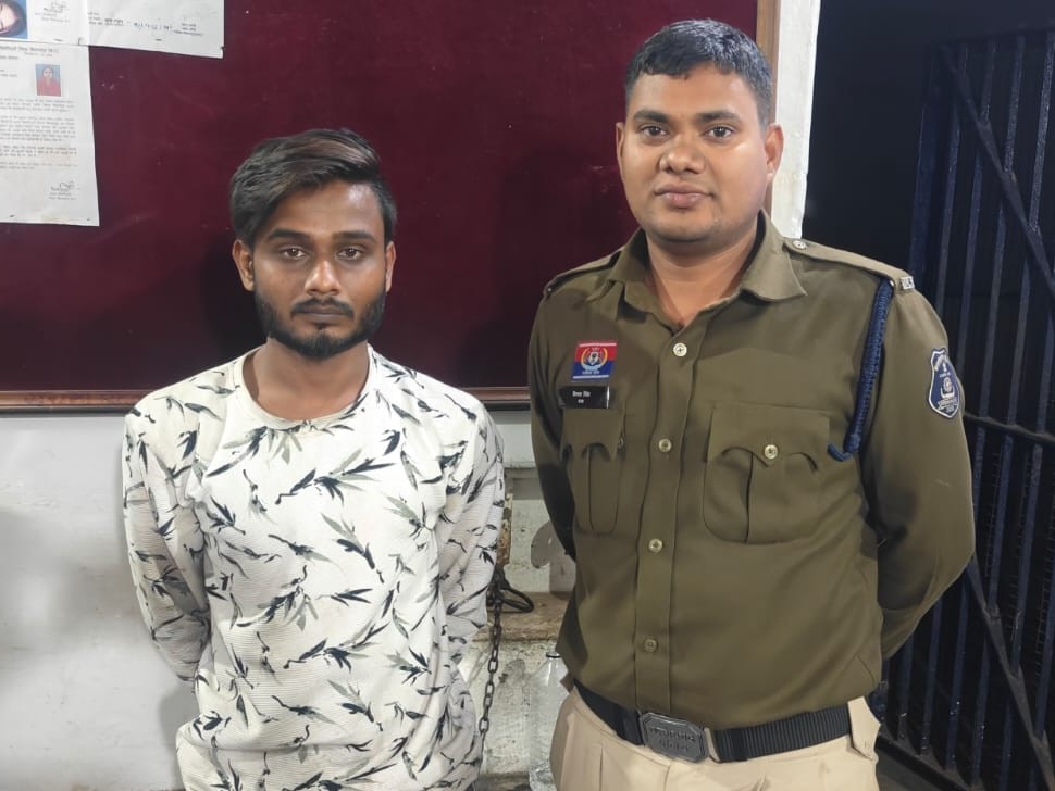 लूट के आरोपी को पुलिस ने गिरफ्तार किया है। - Dainik Bhaskar