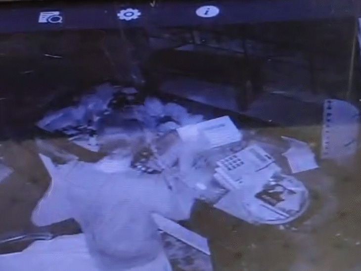 हरमाड़ा थाना क्षेत्र के मंगल विहार बड़ की पिपली स्थित हेमश्री कॉस्मेटिक शॉप में मंगलवार देर रात चोरी की वारदात हुई।