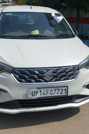 सोनभद्र में टीम 12 गाड़ियों में कंपनी के दफ्तर पहुंची। कुछ गाड़ियों में शादी के पंपलेट लगे थे। यानी अफसर बाराती बनकर पहुंचे।