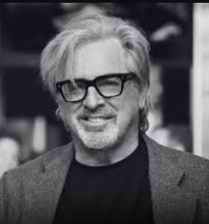 कैराडाइन पहली बार 1971 में वेस्टर्न सीरीज बोनान्जा में टेलीविजन पर दिखाई दिए थे।