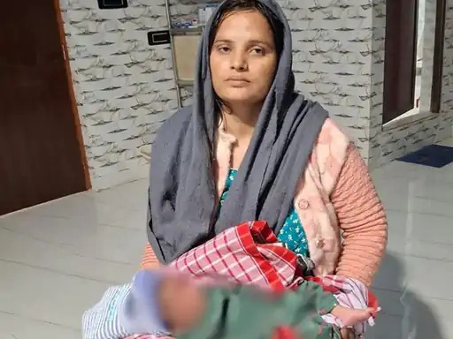 टीचर शाइस्ता परवीन ने बच्ची को जन्म दिया है।