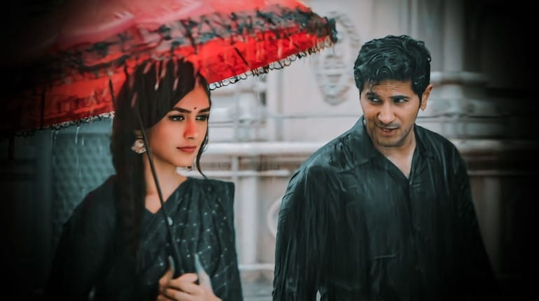 ‘सीता रामम’ ने मृणाल ठाकुर को रोमांटिक आइकन बना दिया।