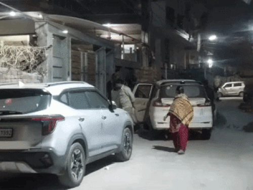 रोहतक के आजाद नगर में इनकम टैक्स की रेड। - Dainik Bhaskar