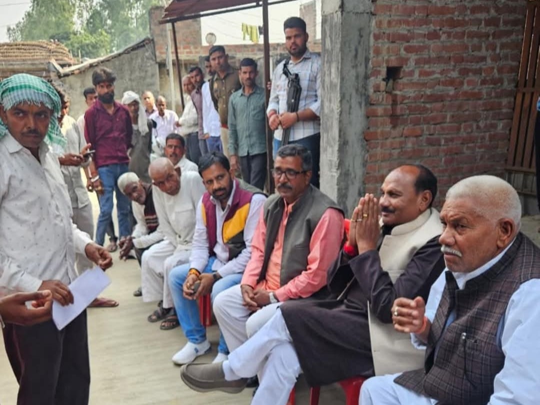 UP MLA Ashok Rana Hears Public Issues | Phones Officials for On-Spot ...