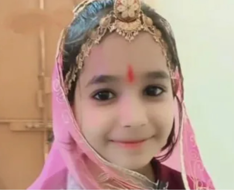 क्लास 5 में पढ़ने वाली दिव्या प्रार्थना से पहले बच्चों के साथ ग्राउंड में खेल रही थी। तभी उसे हार्ट अटैक आया और दम तोड़ दिया। (फाइल फोटो)