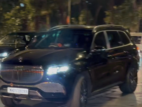 Salman Khan was spotted outside the hospital.