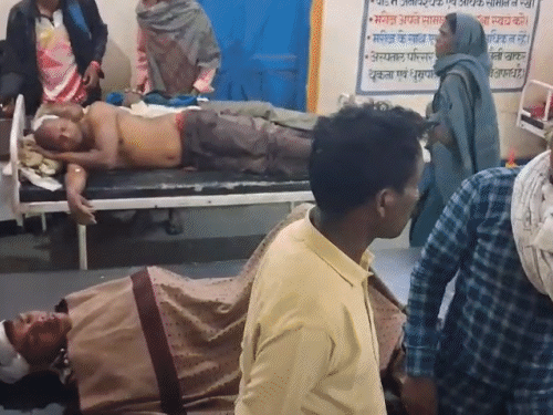 20 घायल, हाथ-पैर फ्रैक्चर, सगाई से लौट रहे थे, रायगढ़ में ब्रेक फेल होने से हादसा|छत्तीसगढ़,Chhattisgarh - Dainik Bhaskar