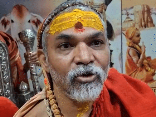 Shankaracharya Controversy LIVE Updates; Avimukteshwaranand Sexual Abuse | Mukundananda