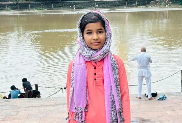 दिव्या पांचवीं क्लास की छात्रा थी।