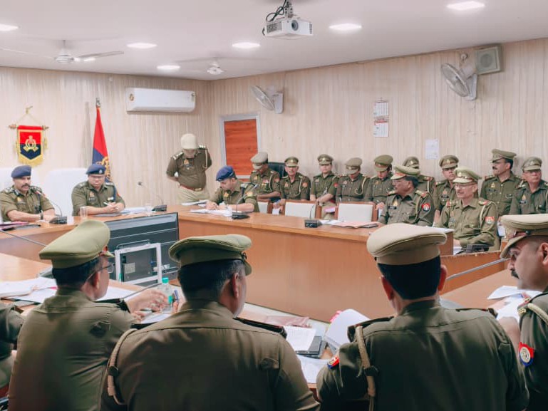 Muni Raj Amroha DIG Muniraj Peace Meeting for Holi & Ramzan | Law & Order