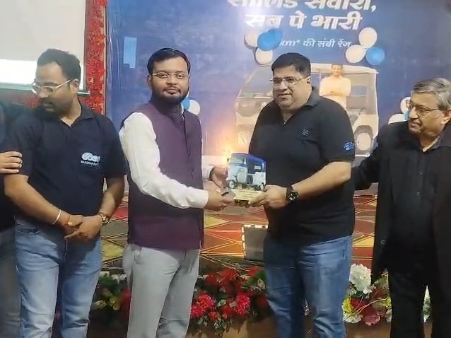 Mainpuri RTO Launches Ricky E-Rickshaw for Safety & Pollution Control