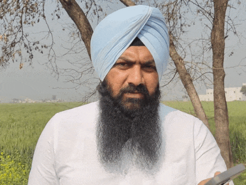 यूथ अकाली दल के प्रधान सरबजीत सिंह झिंझर ने एक्स पर पोस्ट कर गीत से बादलों की लाइन हटाने का खुलासा किया।