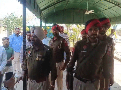 घटना की जानकारी मिलते पुलिस मौके पर पहुंची।