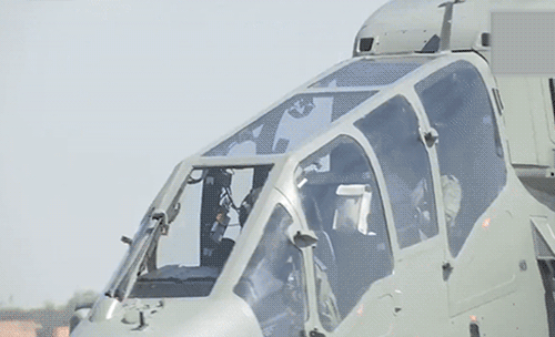 तस्वीर तीन साल पहले की है, जब रक्षा मंत्री राजनाथ सिंह ने प्रचंड हेलिकॉप्टर में उड़ान भरी थी।