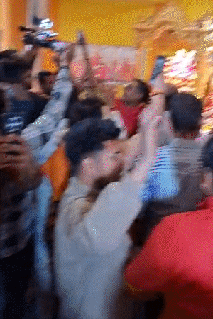 शंकराचार्य के मठ में रंगभरी एकादशी मनाने की तैयारी चल रही है। फैसले का लोगों ने स्वागत किया।