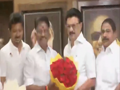 AIADMK से निष्कासित पूर्व CM पन्नीरसेल्वम DMK में शामिल:  मुख्यमंत्री स्टालिन ने सदस्यता दिलाई, तीन बार तमिलनाडु के CM रह चुके