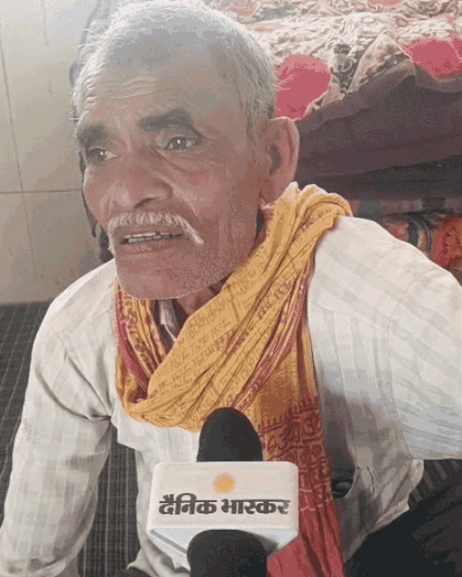 लड़की के बारे में बताते रोज गार्डन के माली राम बाबू।