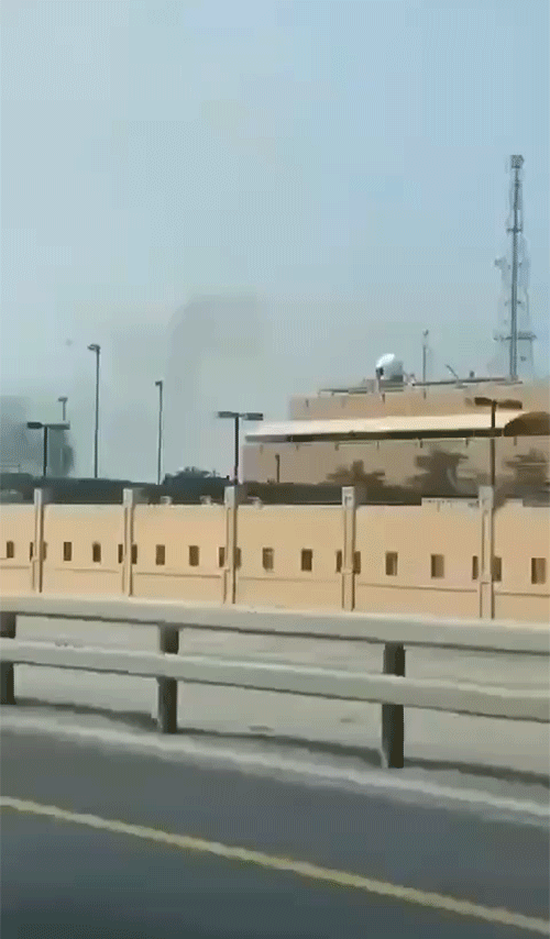 बहरीन में अमेरिकी नेवल बेस पर ईरानी मिसाइल से हमला।