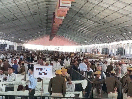 अजमेर की कायड़ विश्रामस्थली पर होने वाली PM नरेंद्र मोदी की सभा के लिए शनिवार सुबह से ही लोगों का आना शुरू हो गया था।