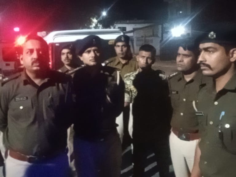 पुलिस ने की कार्रवाई।