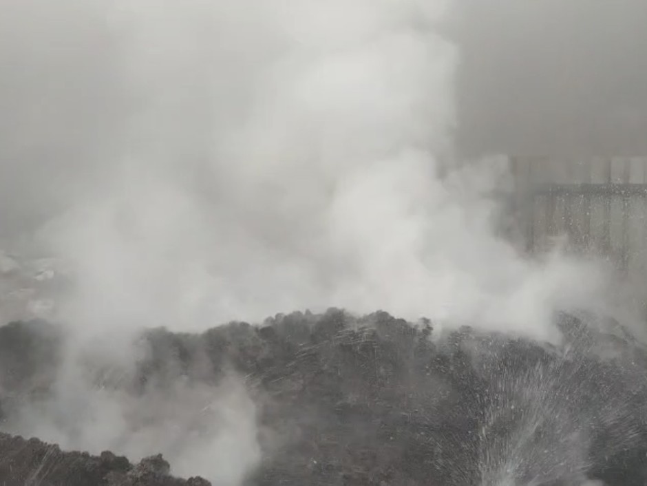 जलकर राख हुई लाखों की मूंगफली।