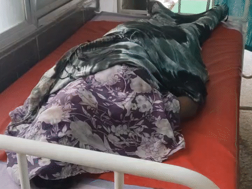 झोलाछाप डॉक्टर-सरपंच के क्लिनिक में गर्भवती महिला की संदिग्ध मौत:  बलौदाबाजार में अचानक तबीयत बिगड़ी, उल्टियां हुई और बेहोश हो गई, बिना पोस्टमॉर्टम हुआ अंतिम-संस्कार – Chhattisgarh News