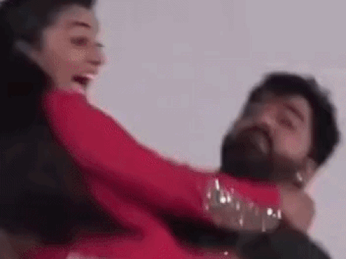 Pawan Singh carrying Akshara Singh in his lap during an event. (File) Regarding this video, Anjali Raghav said that Pawan Singh used to carry Akshara in his lap.