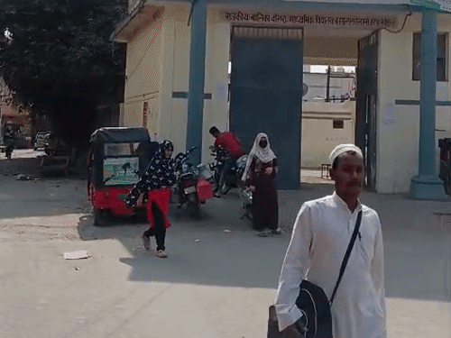 बनभूलपुरा के लोगों में इस वक्त बस एक ही सवाल है की 28 अप्रैल के बाद आगे क्या होगा।