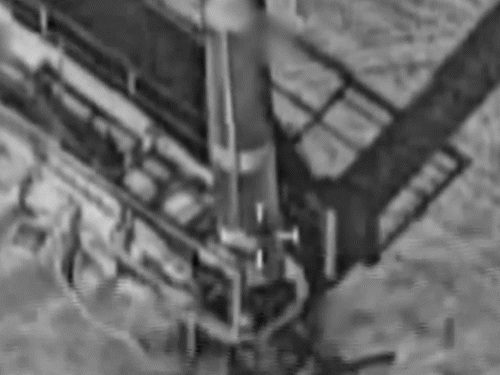 इजरायली डिफेंस फोर्सेज ने ईरान पर हमले की सैटेलाइट तस्वीरें जारी कीं।