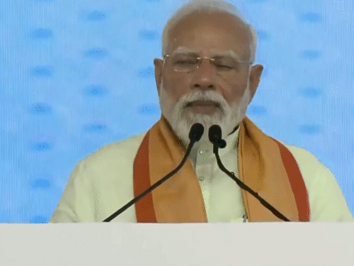 पीएम मोदी ने मदुरै में जनसभा को संबोधित किया।