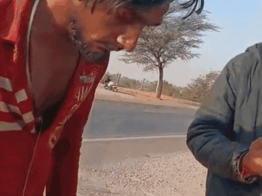 परिवहन निरीक्षक के हमले से ट्रक ड्राइवर की आंख से बह निकला खून।