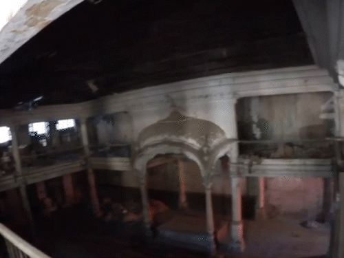 गुरुद्वारा साहिब के अंदर का हाल। यह इमारत जर्जर हो चुकी है। - फाइल फोटो