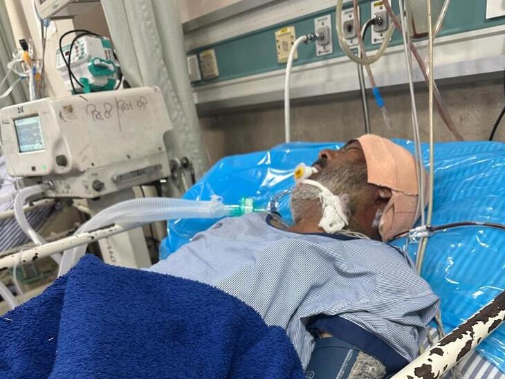 घायल सरपंच को जालंधर के अरमान अस्पताल में दाखिल करवाया गया है।