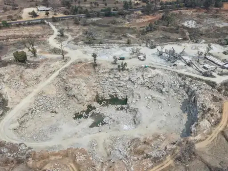 पत्थर क्रशर प्लांट करीब 8 साल पहले शुरू हुआ था।