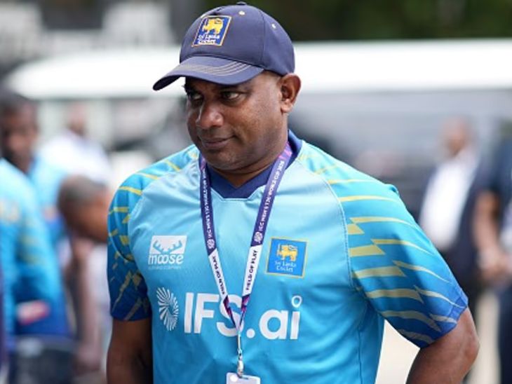 सनथ जयसूर्या की कोचिंग में श्रीलंका ने भारत को 27 साल बाद वनडे सीरीज हराई थी। - Dainik Bhaskar