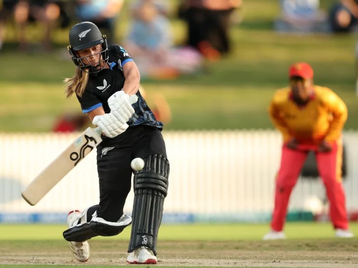 इजाबेल गेज ने पावरप्ले में ही न्यूजीलैंड को जीत दिला दी।