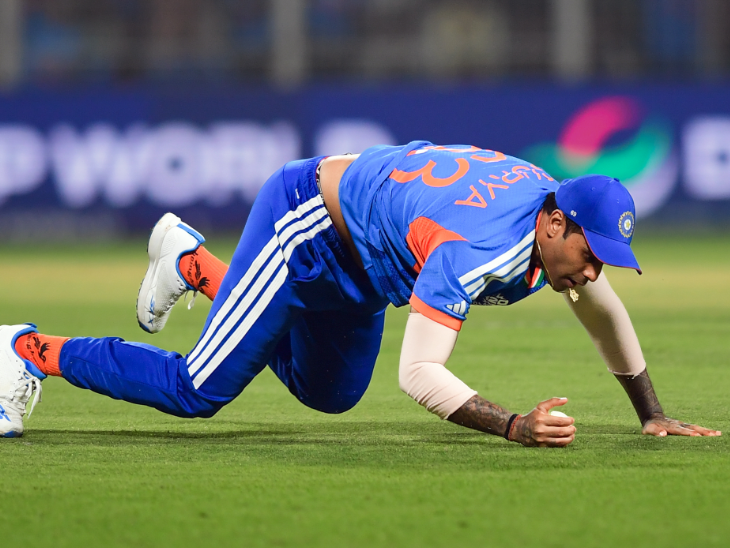 सूर्या ने शानदार कैच पकड़कर रोस्टन चेज की पारी खत्म की।