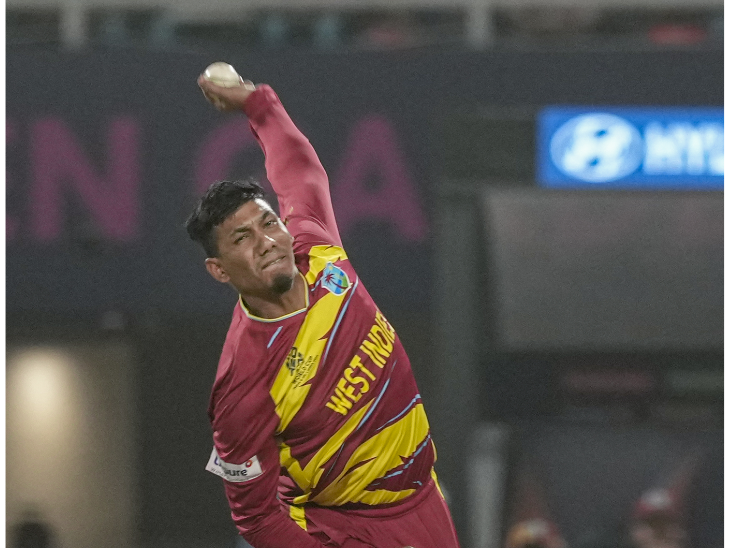 गुडाकेश ने अपनी ही गेंद पर सूर्या का कैच छोड़ दिया।