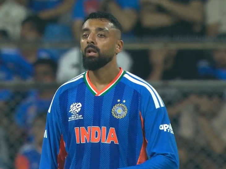 वरुण ने नॉन-स्ट्राइक एंड पर थ्रो किया, जिससे रोस्टन चेज रन आउट होने से बच गए।