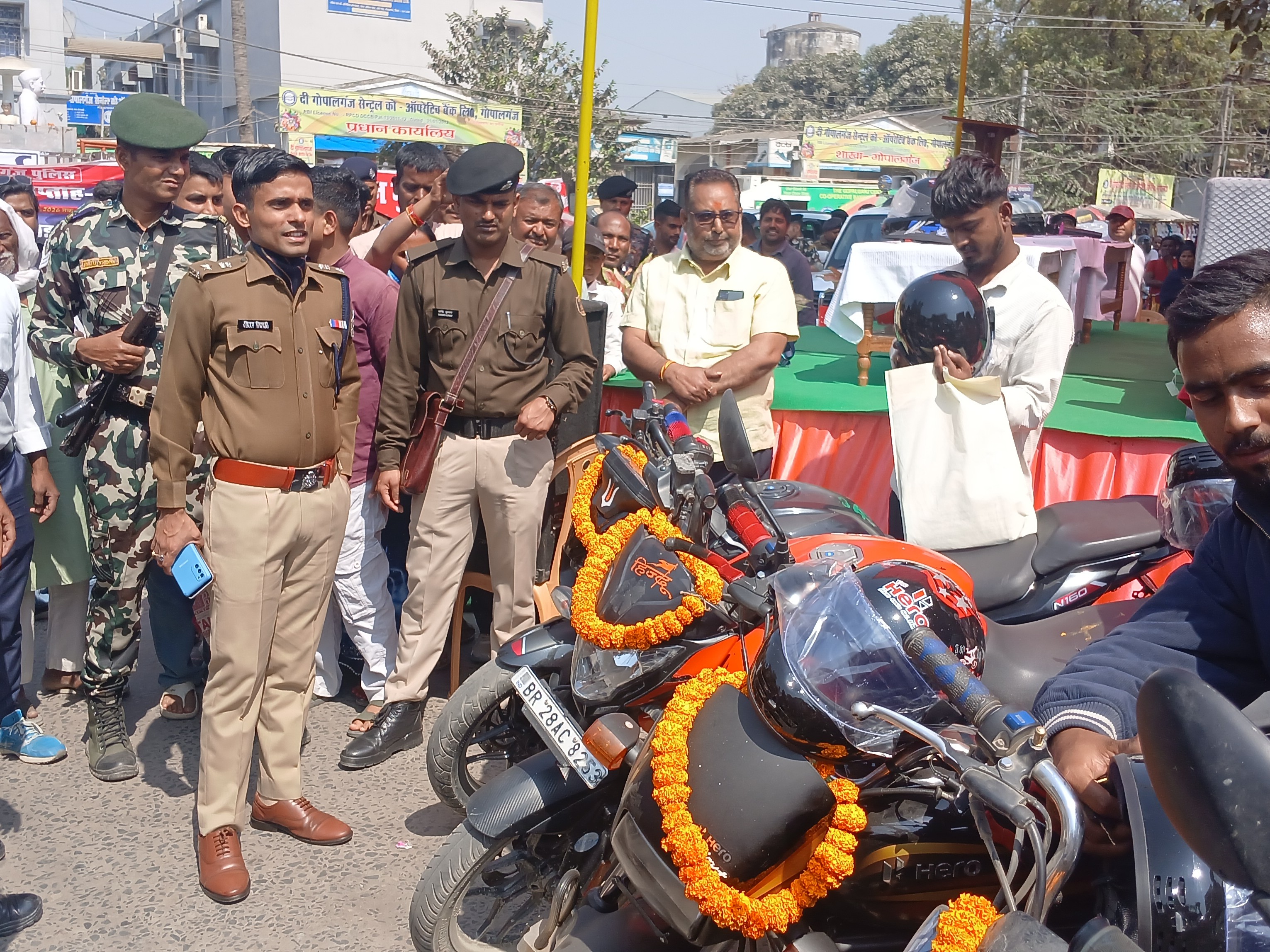 Muskan Fd Gopalganj Police Operation Muskan Returns 70 Mobiles & 9 Bikes