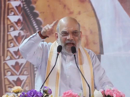 अमित शाह ने सोमवार को पश्चिम बंगाल के दक्षिण 24 परगना जिले में भारतीय जनता पार्टी की परिवर्तन यात्रा को संबोधित किया। - Dainik Bhaskar