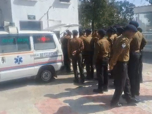 उत्तराखंड रुड़की से शाम 5:30 बजे एंबुलेंस से हवलदार गिरधारीलाल की पार्थिव देह लाई जा रही है, 3 मार्च को पैतृक गांव मगनपुरा पहुंचेगी।