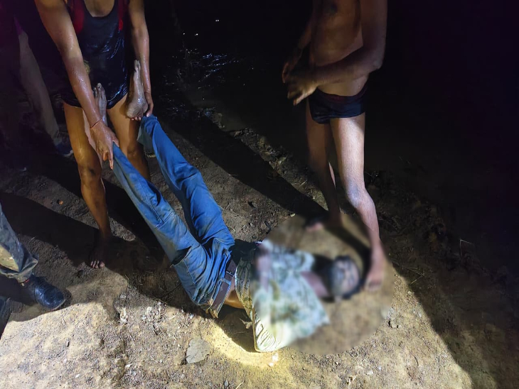 शराब के नशे में हाथ-मुंह धोने तालाब में उतरा था।