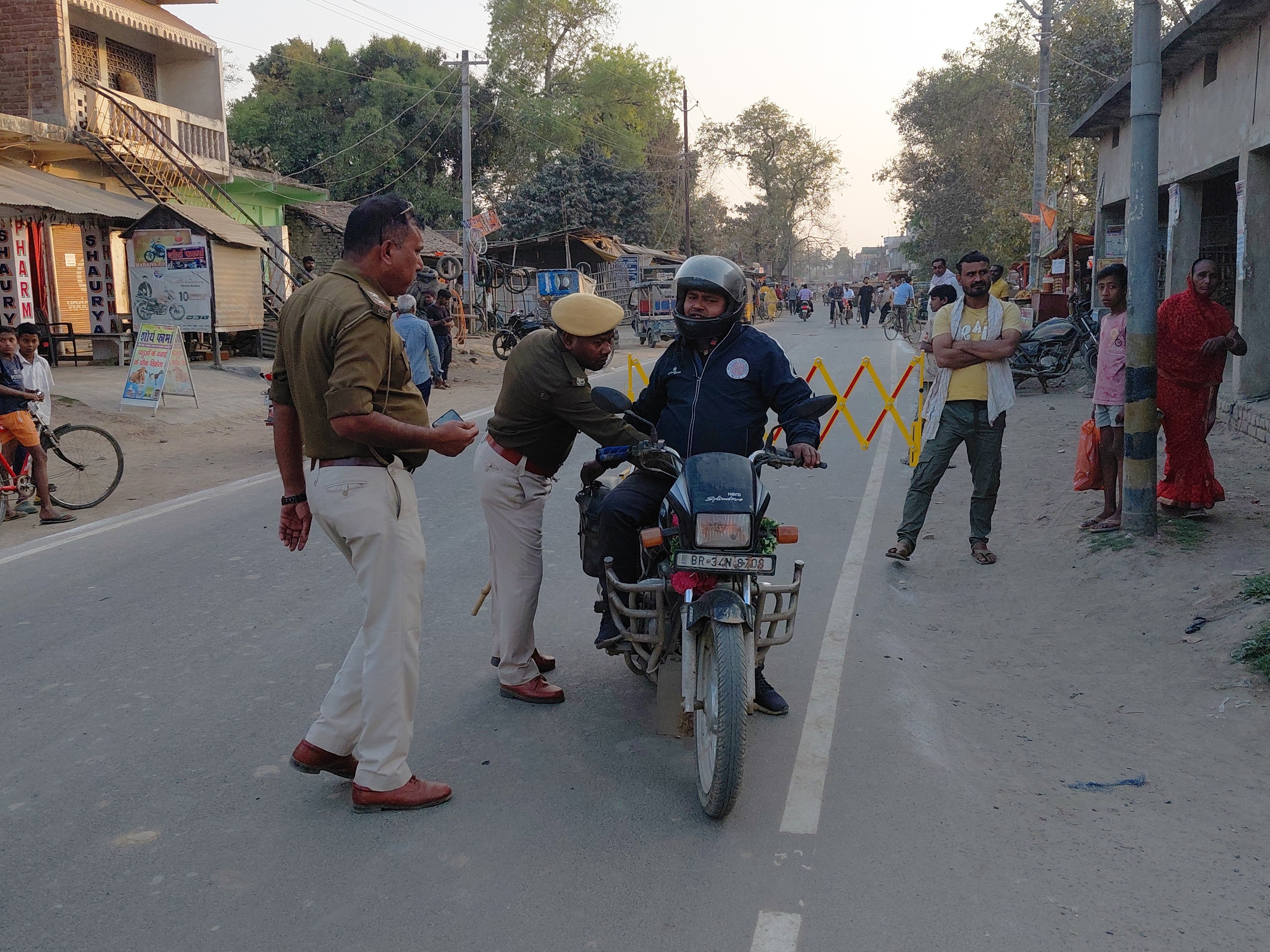 Khagaria Police Flag March for Holi | Zero Tolerance on Rumors ...