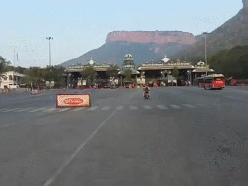 तिरुमाला में तिरुपति मंदिर बंद कर दिया गया है।